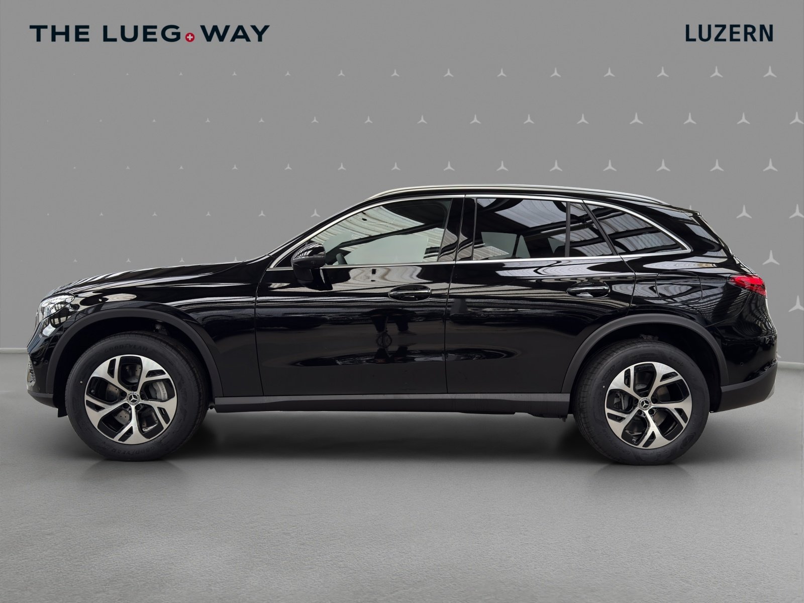 MERCEDES-BENZ GLC 300 e 4Matic EQ Star 9G-Tronic, Plug-in-Hybrid Benzina/Elettrica, Auto nuove, Automatico - 2