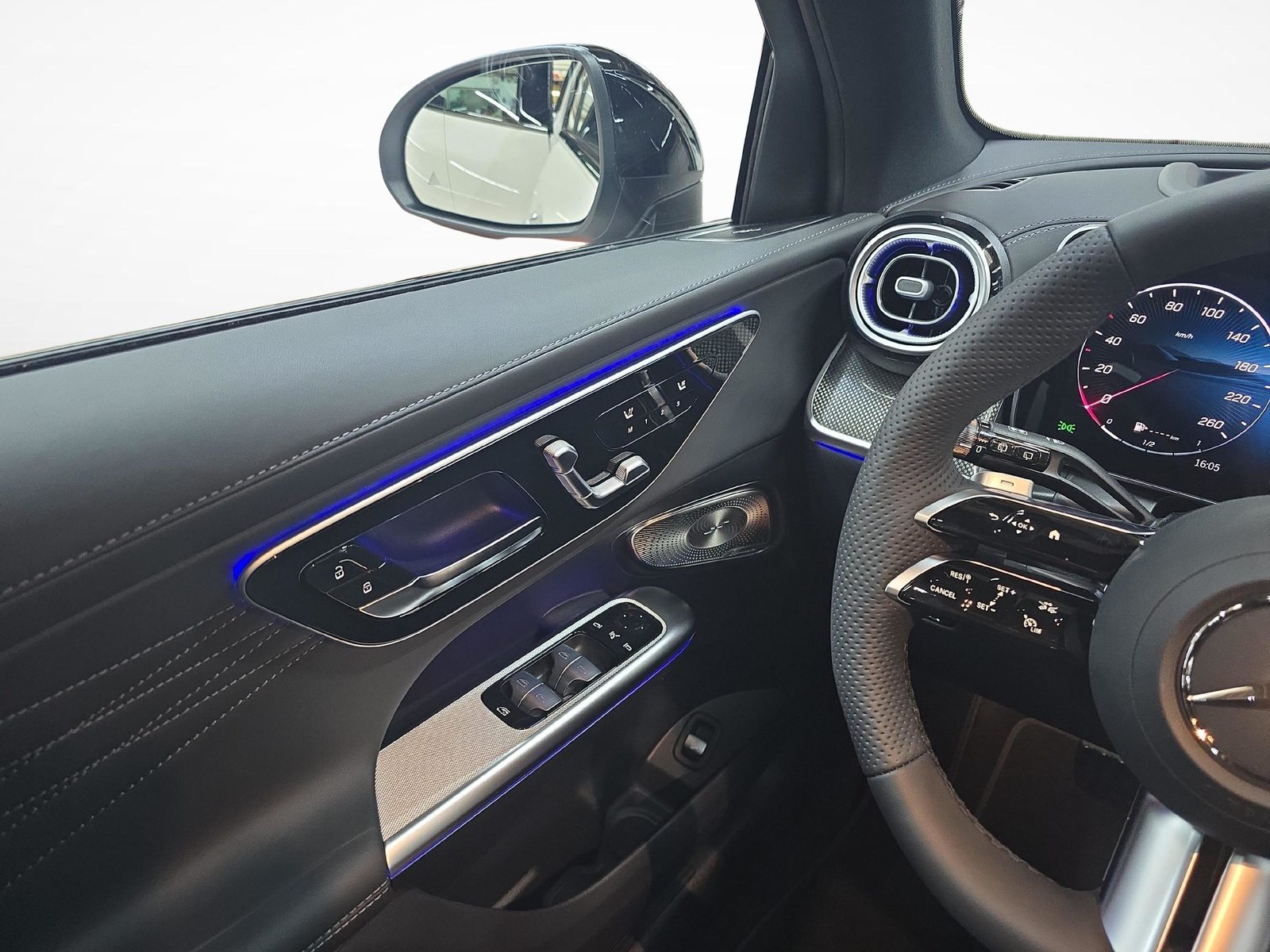 MERCEDES-BENZ GLC 300 4MATIC AMG Line, Hybride Leggero Benzina/Elettrica, Auto nuove, Automatico - 5
