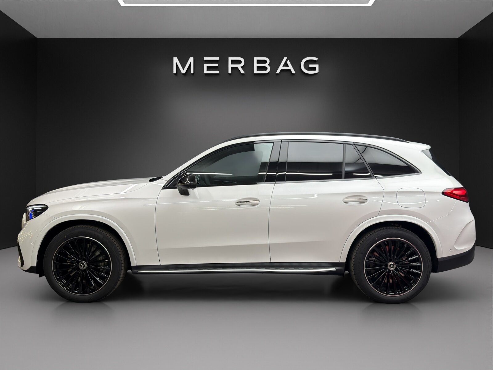 MERCEDES-BENZ GLC 300 e 4MATIC with EQ-Star Hybrid, Plug-in-Hybrid Benzina/Elettrica, Auto nuove, Automatico - 3