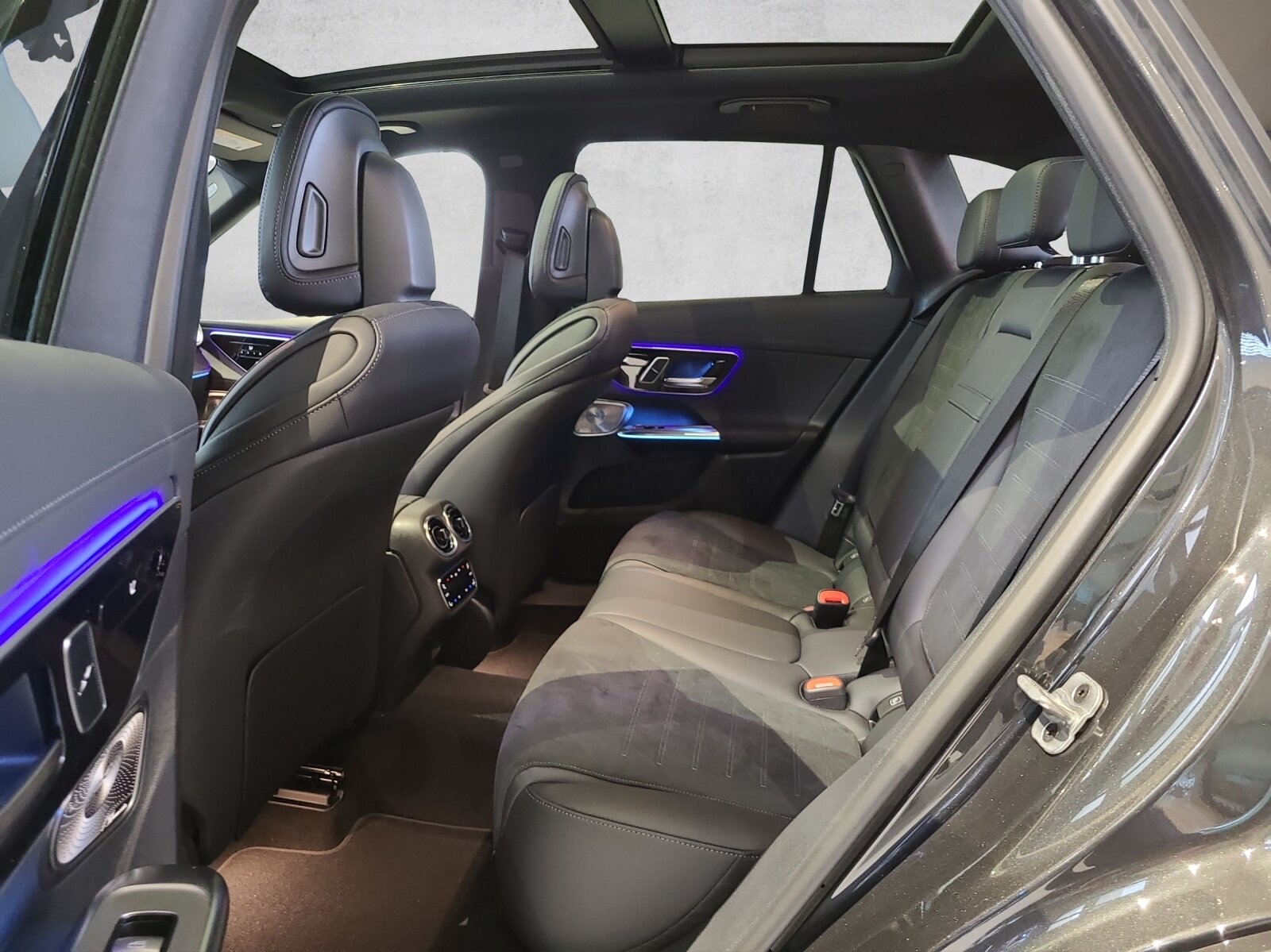 MERCEDES-BENZ GLC 300e 4M EQ  X254, Hybride Rechargeable Essence/Électricité, Voiture nouvelle, Automatique - 3