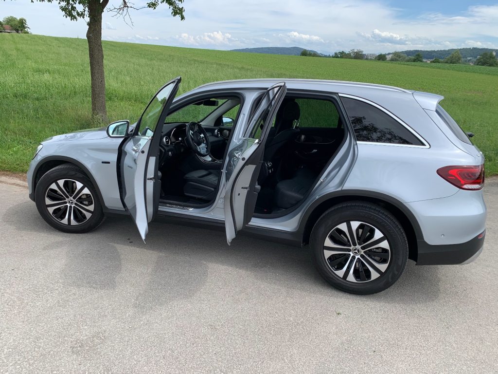 MERCEDES-BENZ GLC 300 e 4m, Plug-in-Hybrid Benzin/Elektro, Occasion / Gebraucht, Automatik - 4