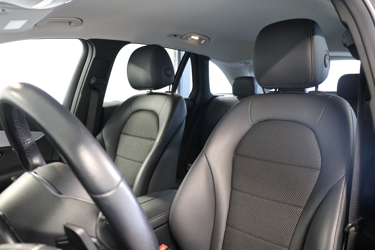 MERCEDES-BENZ GLC 300 de 4Matic 9G-Tronic, Plug-in-Hybrid Diesel/Elektro, Occasion / Gebraucht, Automatik - 7