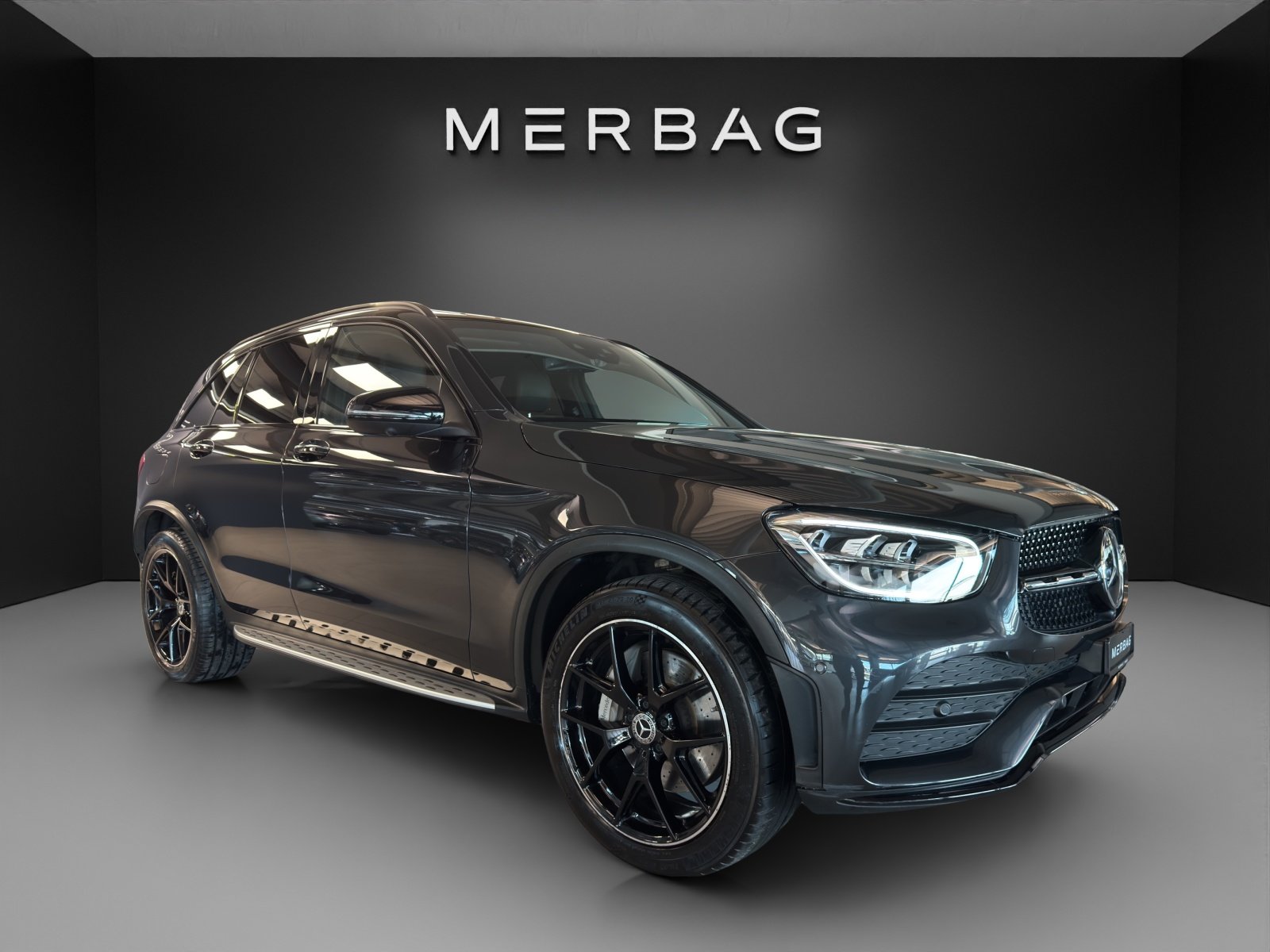 MERCEDES-BENZ GLC 300 AMG Line 4Matic