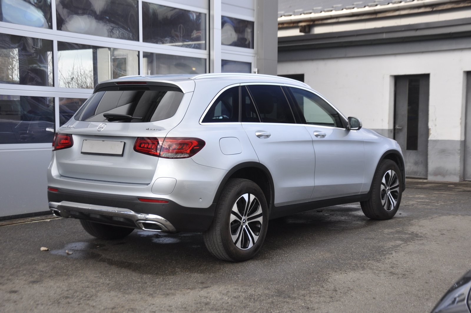 MERCEDES-BENZ GLC 300 e Off-Road 4Matic 9G-Tronic, Plug-in-Hybrid Benzin/Elektro, Occasion / Gebraucht, Automatik - 3