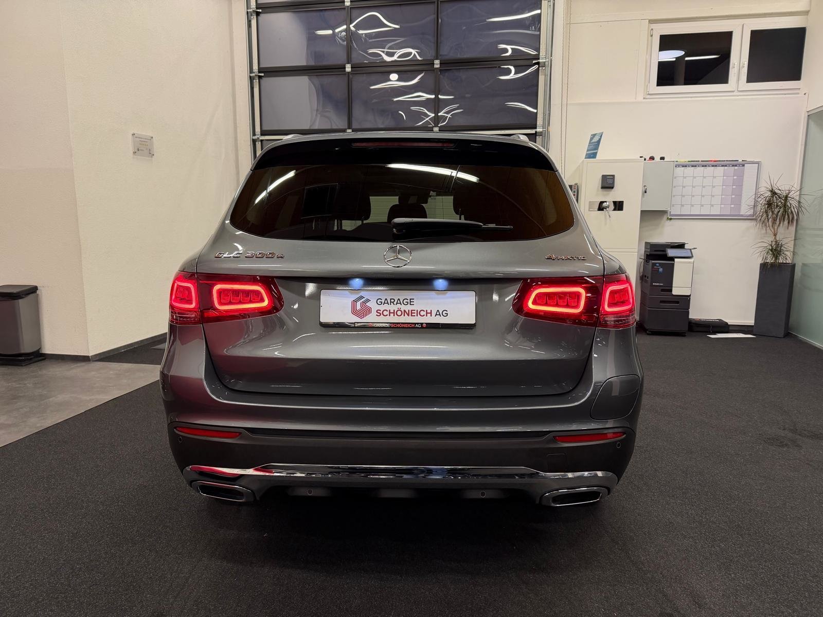 MERCEDES-BENZ GLC 300 e 4m, Hybride Rechargeable Essence/Électricité, Occasion / Utilisé, Automatique - 6