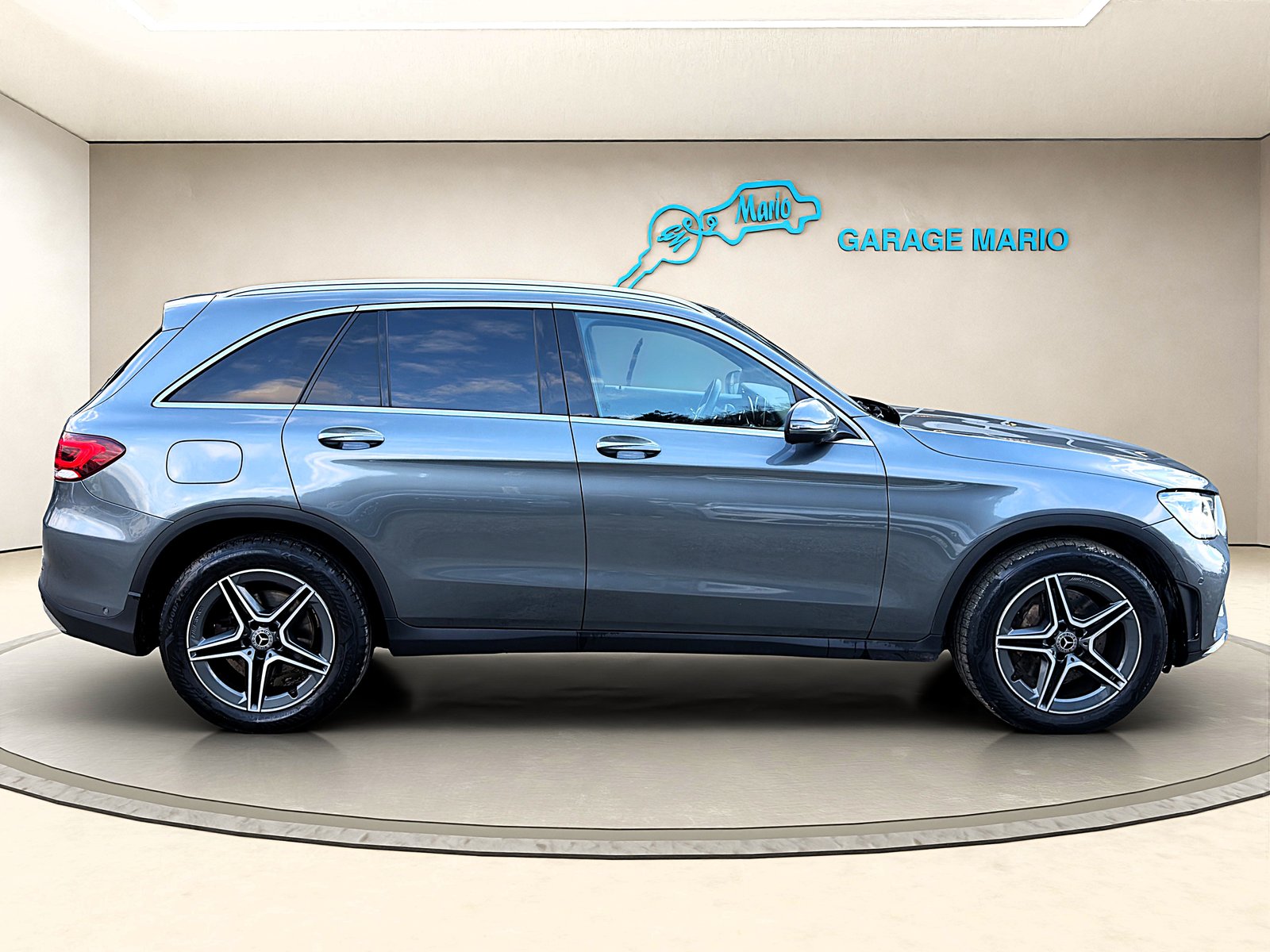 MERCEDES-BENZ GLC 300 * AMG Line * 4Matic 9G-Tronic, Mild-Hybrid Benzin/Elektro, Occasion / Gebraucht, Automatik - 4