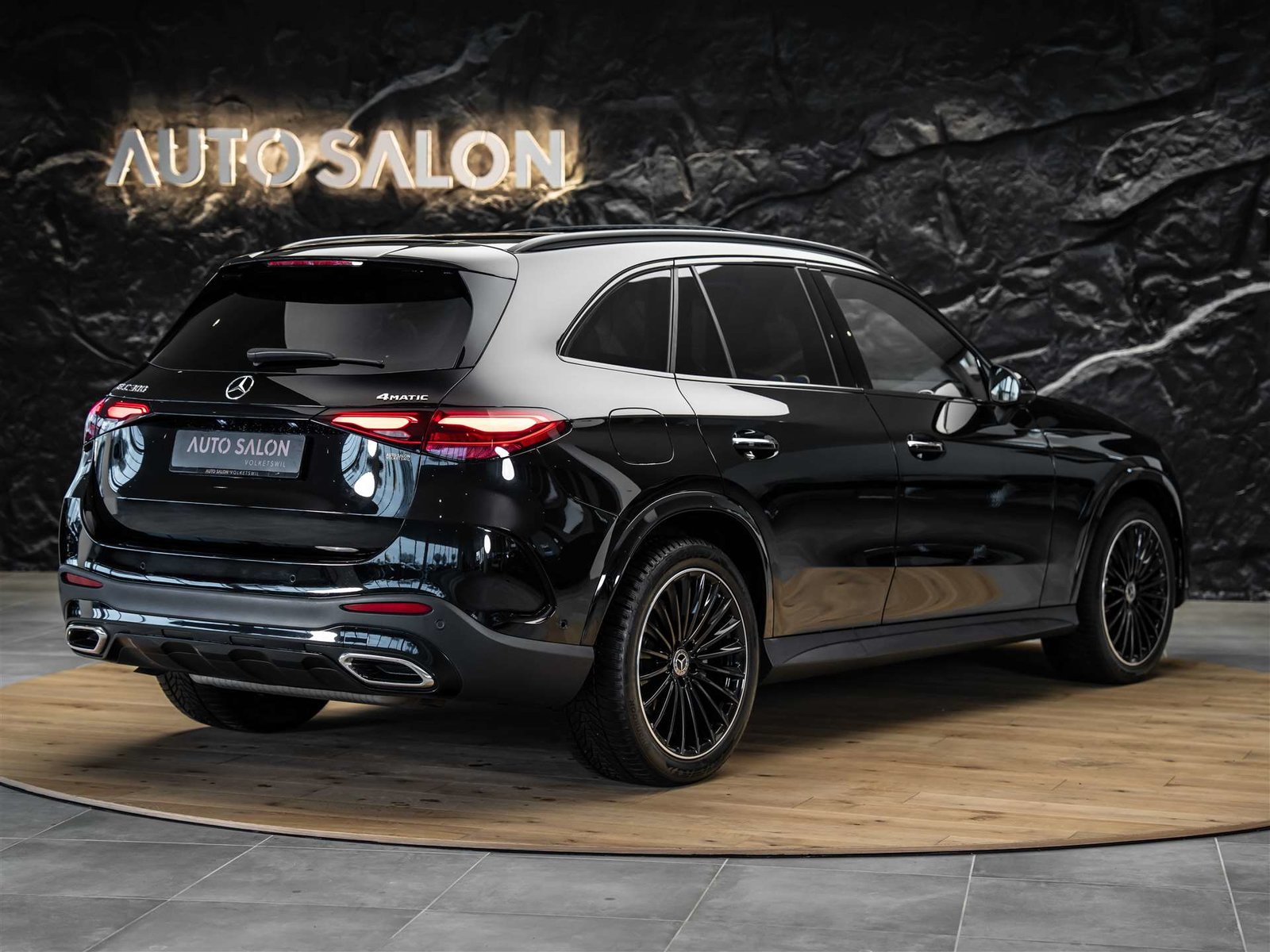 MERCEDES-BENZ GLC 300 4Matic AMG Line 9G-Tronic *Facelift*We, Petrol, Second hand / Used, Automatic - 5