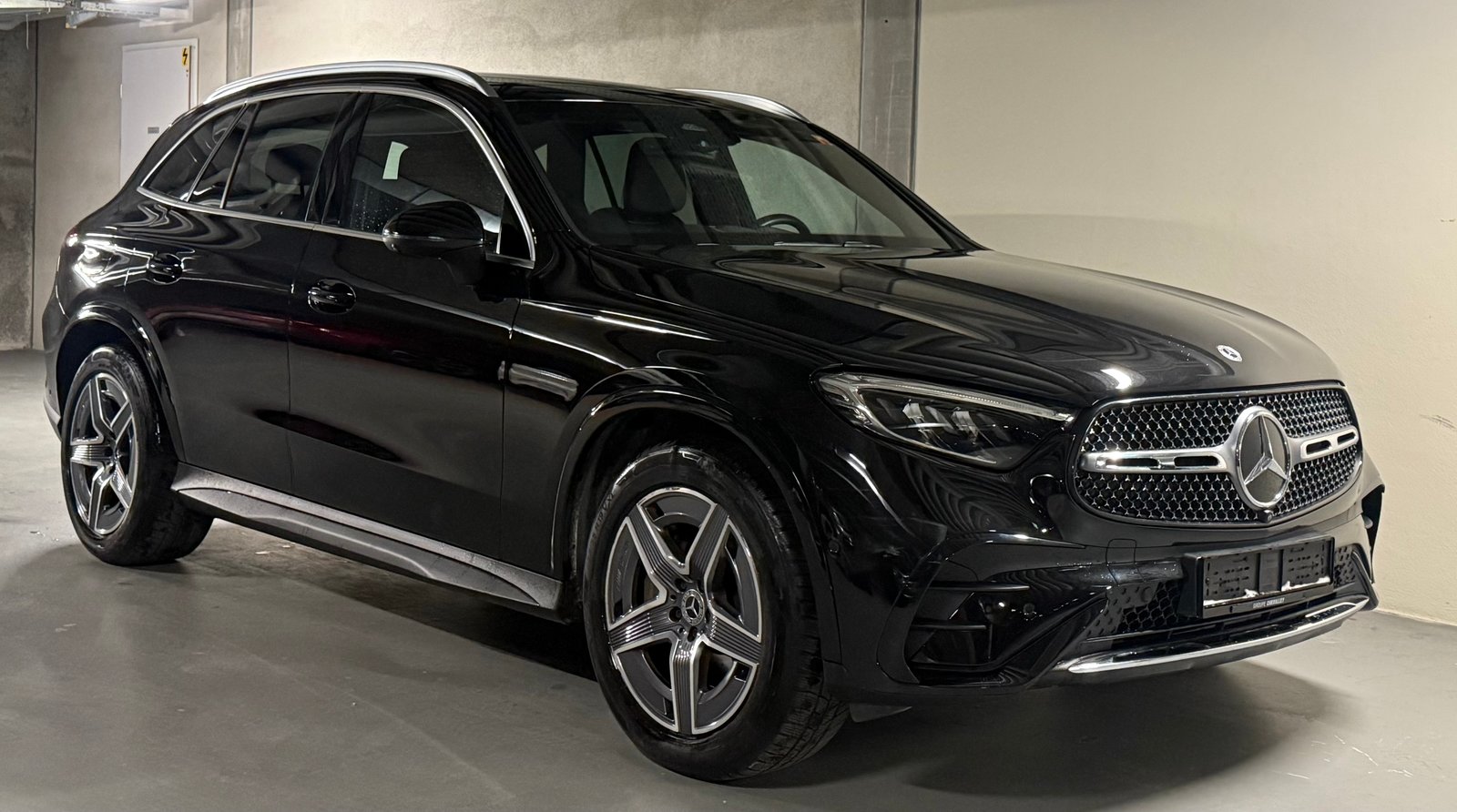 MERCEDES-BENZ GLC 300 4Matic AMG Line 9G-Tronic