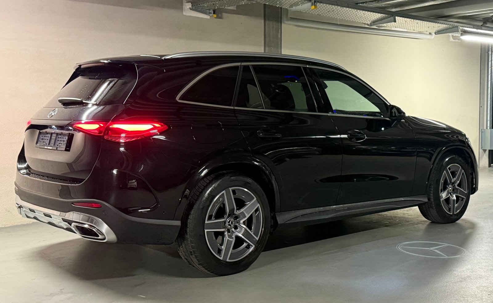 MERCEDES-BENZ GLC 300 4Matic AMG Line 9G-Tronic, Mild-Hybrid Benzin/Elektro, Occasion / Gebraucht, Automatik - 3