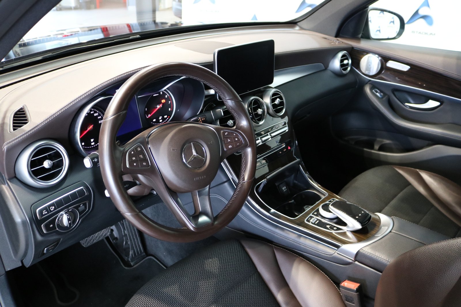 MERCEDES-BENZ GLC 300 4Matic 9G-Tronic, Benzin, Occasion / Gebraucht, Automatik - 2