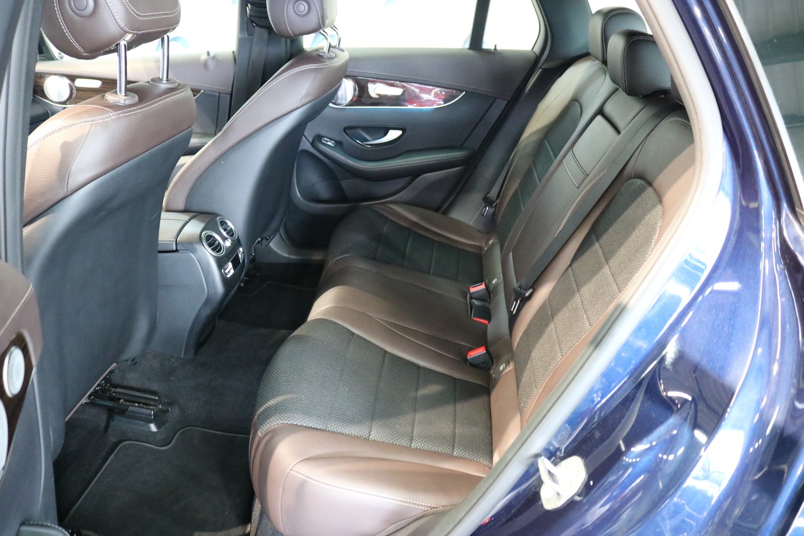MERCEDES-BENZ GLC 300 4Matic 9G-Tronic, Benzin, Occasion / Gebraucht, Automatik - 5