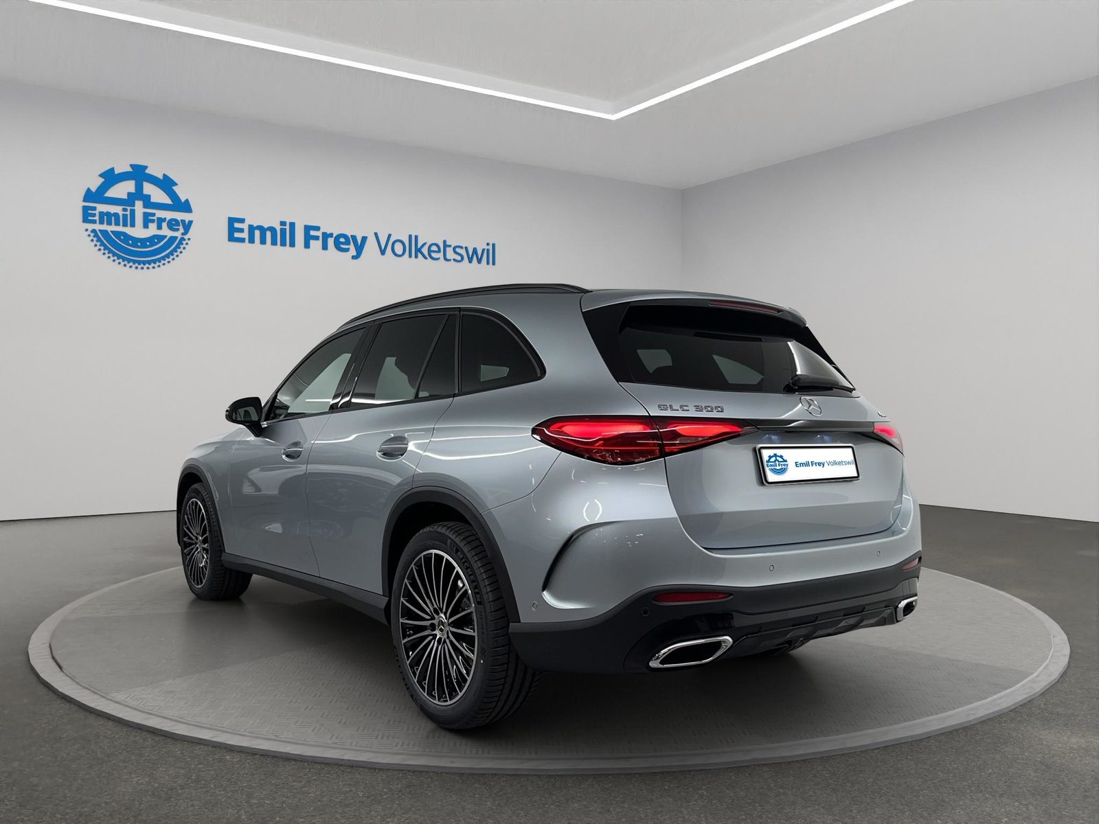 MERCEDES-BENZ GLC 300 AMG Line 4matic, Mild-Hybrid Petrol/Electric, Second hand / Used, Automatic - 3