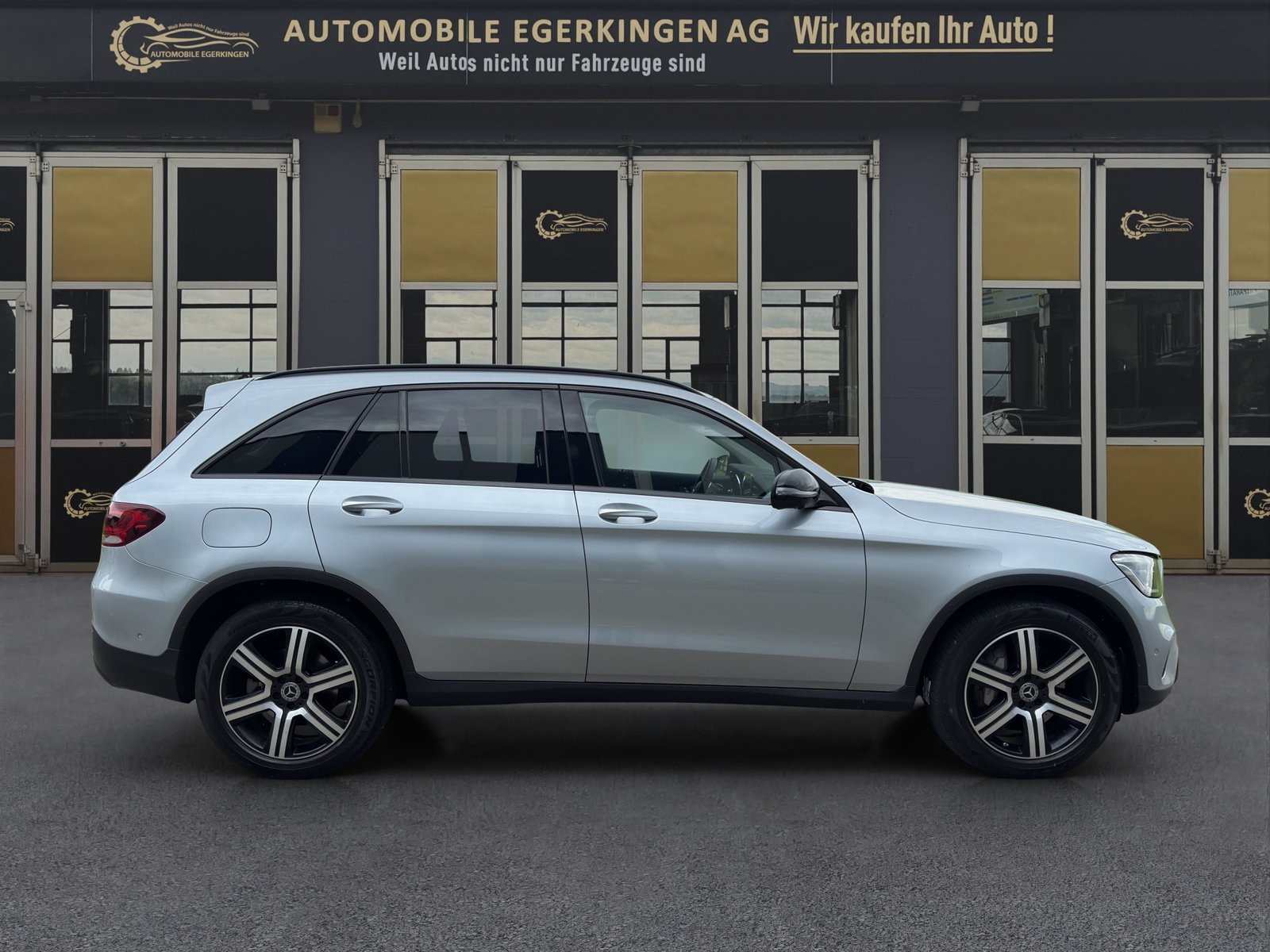 MERCEDES-BENZ GLC 300 e 4Matic 9G-Tronic, Plug-in-Hybrid Benzin/Elektro, Occasion / Gebraucht, Automatik - 4
