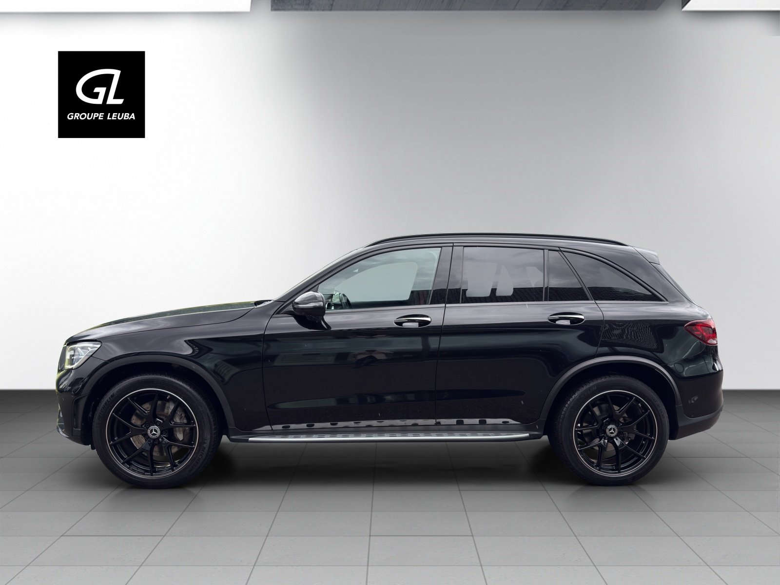 MERCEDES-BENZ GLC 300 AMG L.Plus 4Matic, Mild-Hybrid Petrol/Electric, Second hand / Used, Automatic - 3