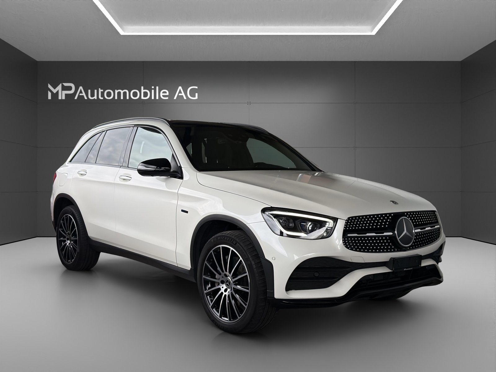MERCEDES-BENZ GLC 300 e AMG Line 4Matic 9G-Tronic, Plug-in-Hybrid Benzin/Elektro, Occasion / Gebraucht, Automatik - 2