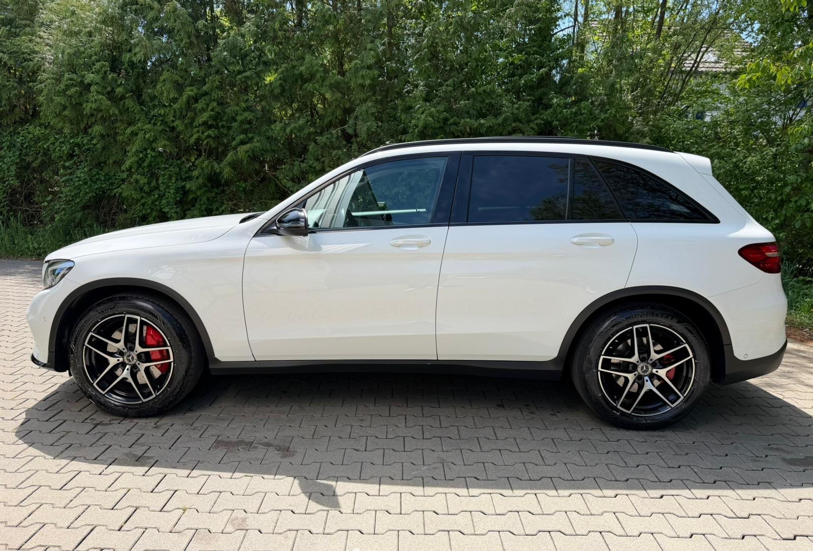 MERCEDES-BENZ GLC 250 Runout Edition 4Matic 9G-Tronic, Benzin, Occasion / Gebraucht, Automatik - 2