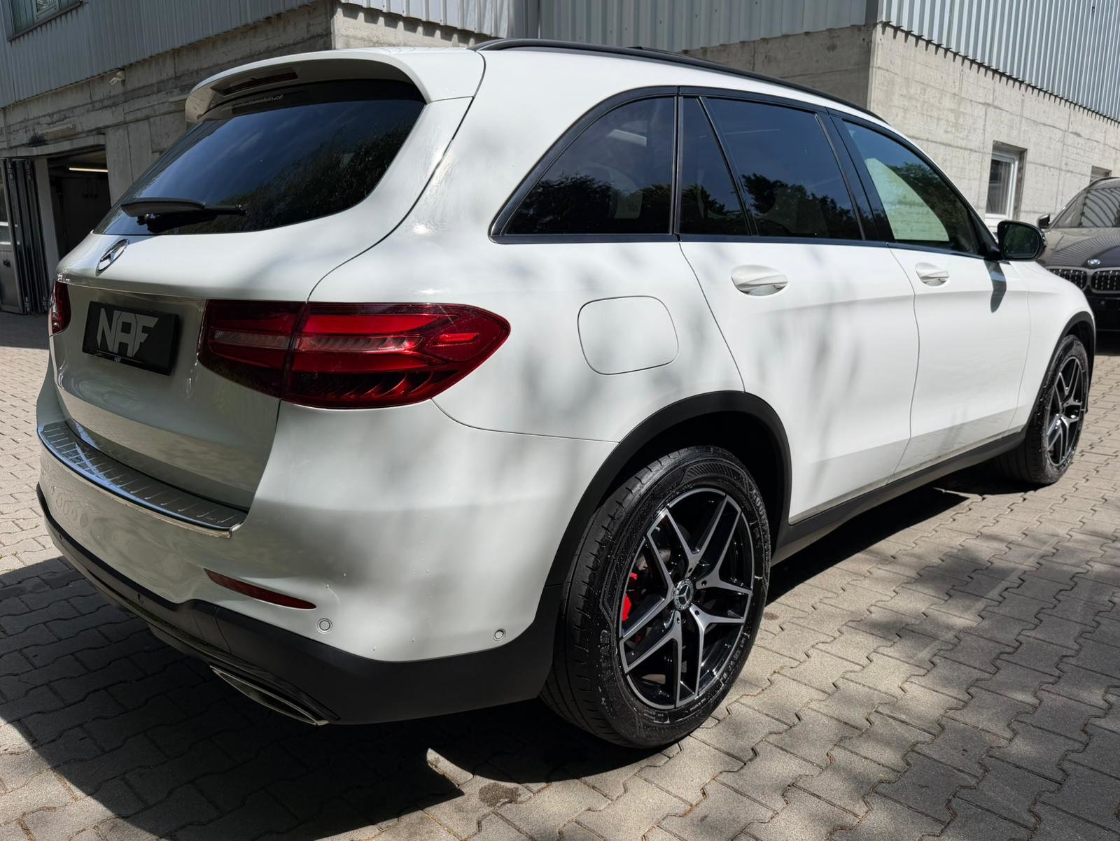 MERCEDES-BENZ GLC 250 Runout Edition 4Matic 9G-Tronic, Benzin, Occasion / Gebraucht, Automatik - 5