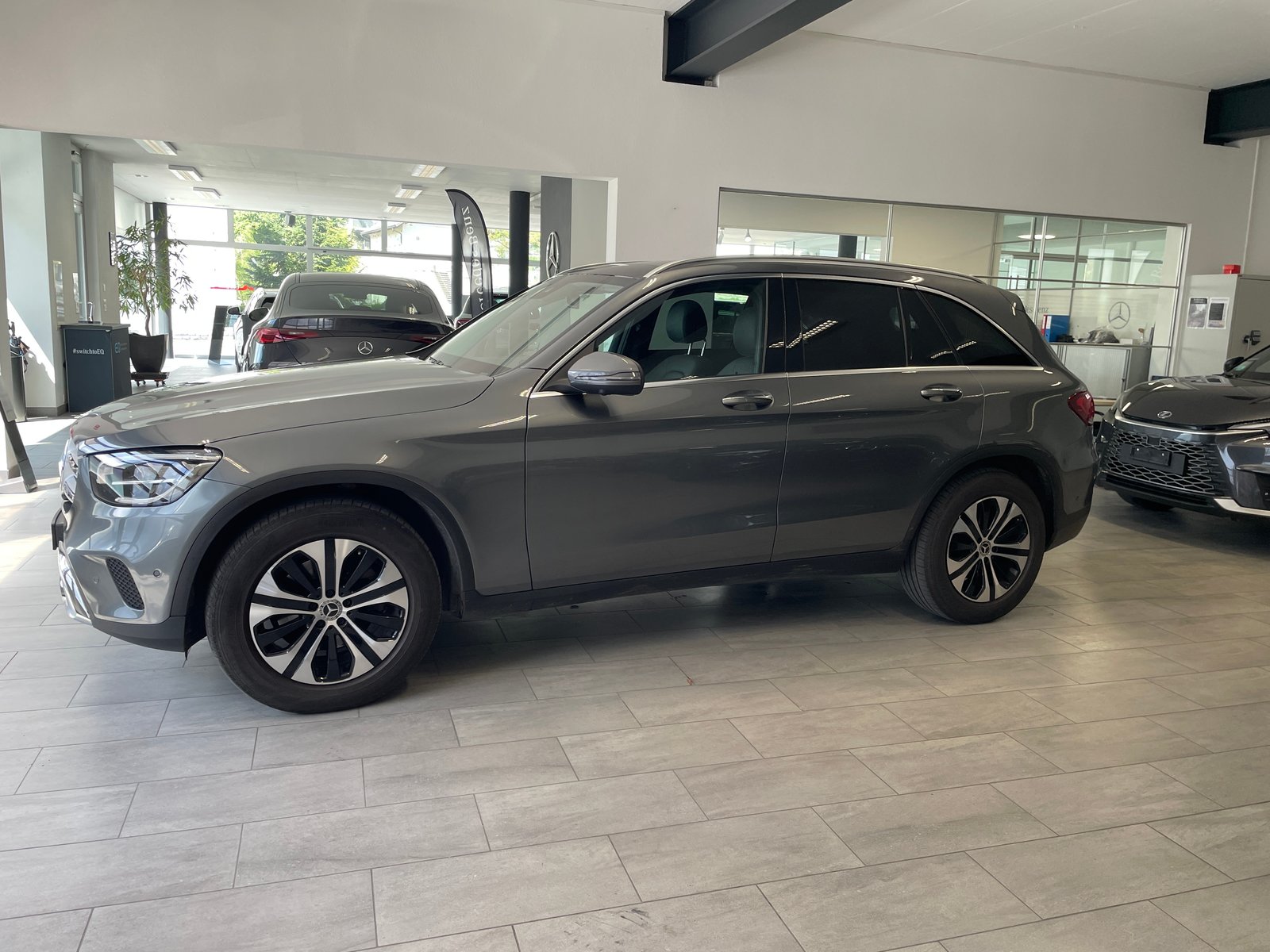 MERCEDES-BENZ GLC 300 4Matic 9G-Tronic, Mild-Hybrid Petrol/Electric, Second hand / Used, Automatic - 4