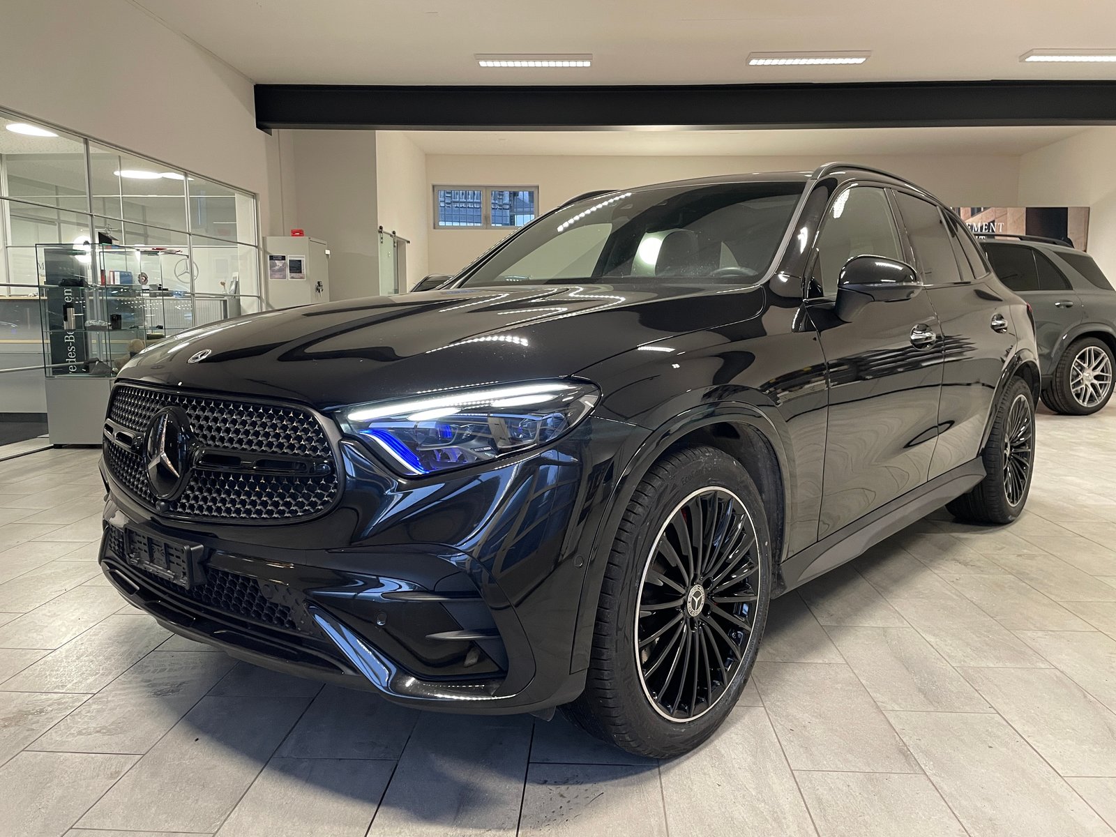 MERCEDES-BENZ GLC 300 4Matic 9G-Tronic AMG Line