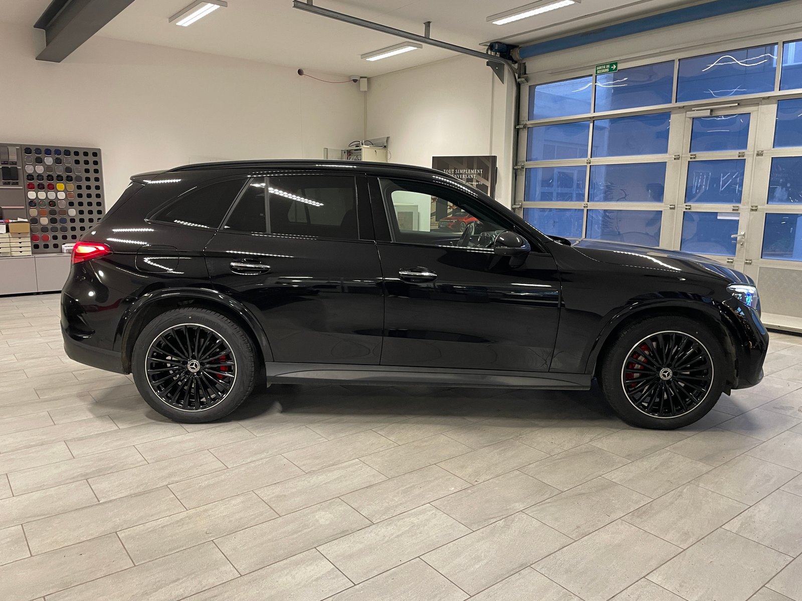 MERCEDES-BENZ GLC 300 4Matic 9G-Tronic AMG Line, Mild-Hybrid Benzin/Elektro, Occasion / Gebraucht, Automatik - 5