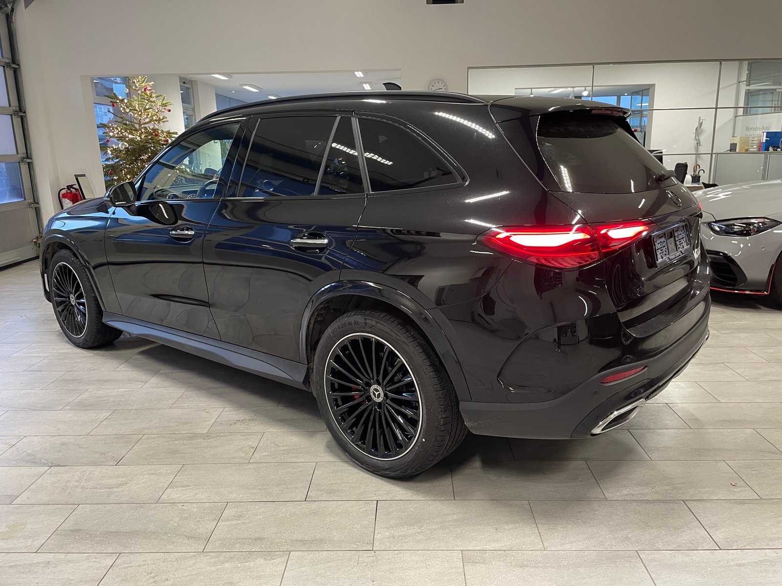 MERCEDES-BENZ GLC 300 4Matic 9G-Tronic AMG Line, Mild-Hybrid Benzin/Elektro, Occasion / Gebraucht, Automatik - 6