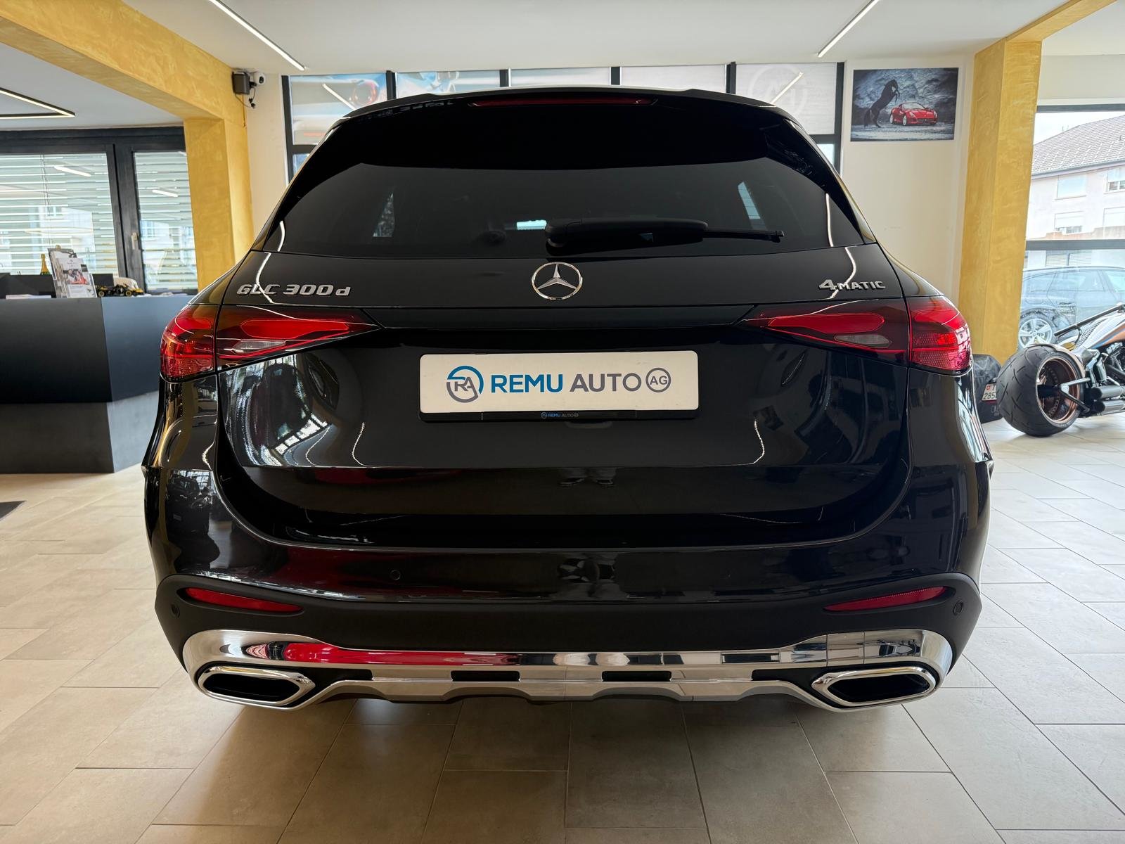 MERCEDES-BENZ GLC 300 d 4Matic 9G-Tronic AMG Line, Mild-Hybrid Diesel/Elektro, Occasion / Gebraucht, Automatik - 4
