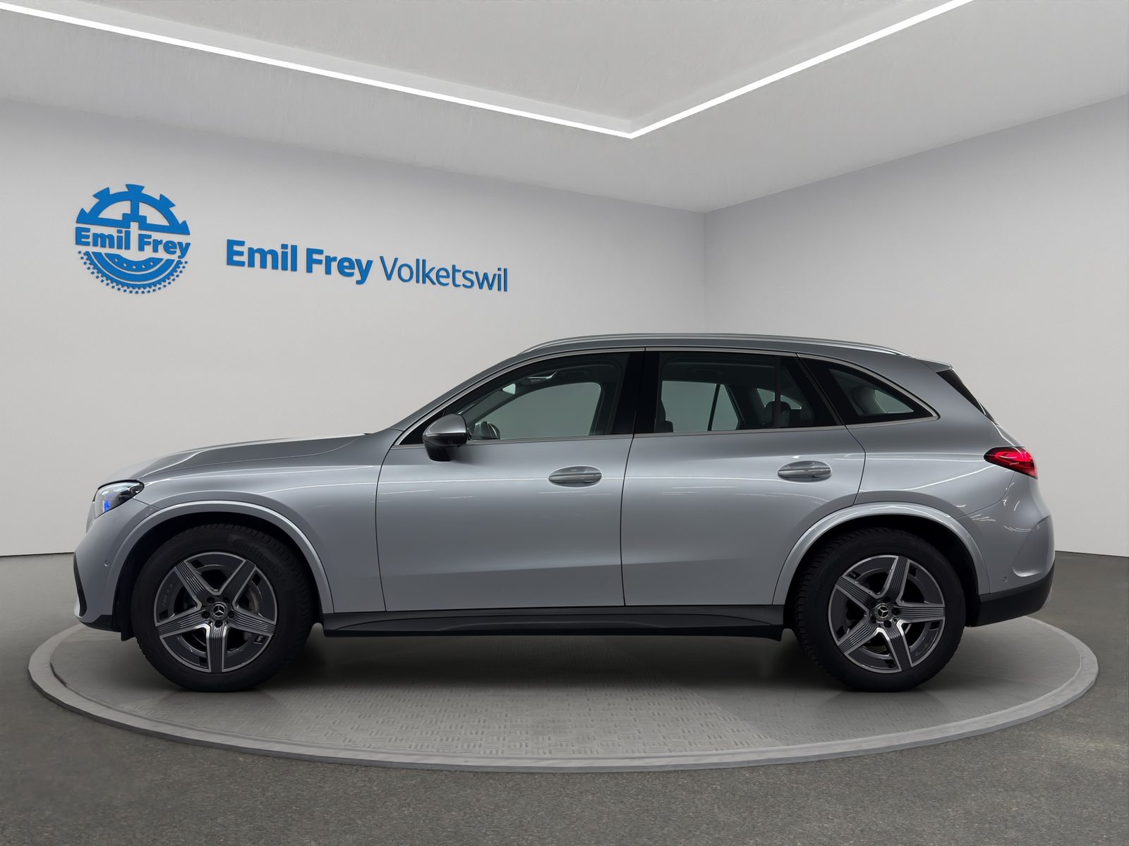 MERCEDES-BENZ GLC 300 AMG Line 4matic, Mild-Hybrid Petrol/Electric, Second hand / Used, Automatic - 2