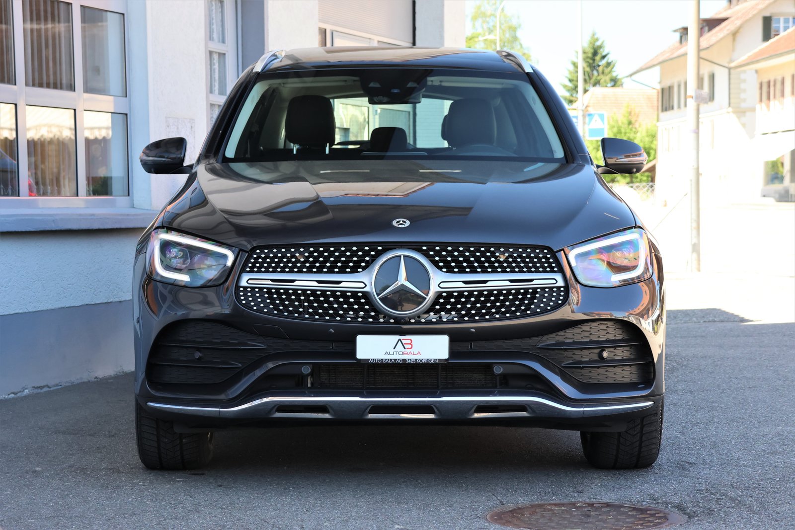 MERCEDES-BENZ GLC 300 AMG Line 4Matic 9G-Tronic + 2.4T AHK, Mild-Hybrid Petrol/Electric, Second hand / Used, Automatic - 2