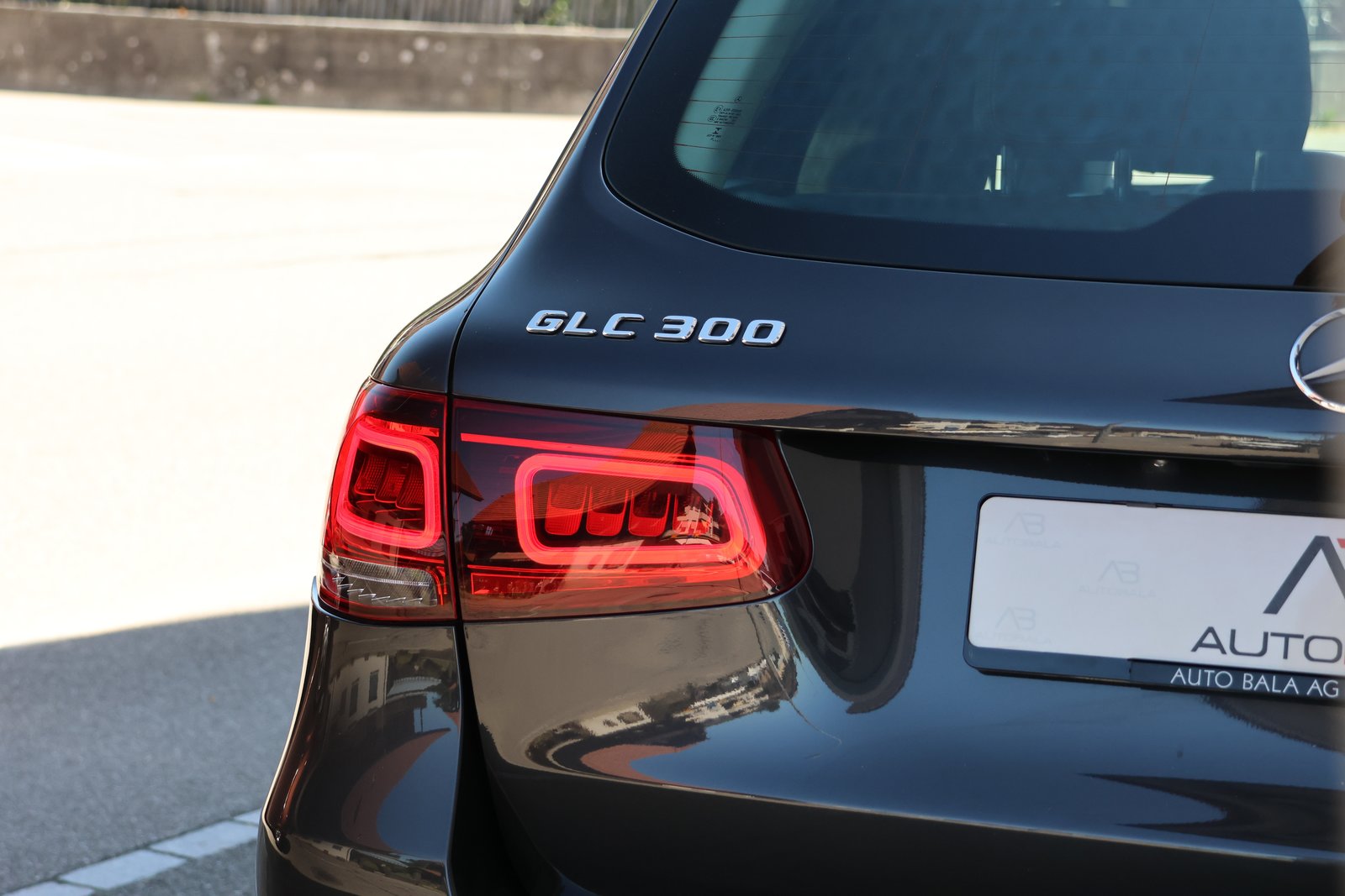 MERCEDES-BENZ GLC 300 AMG Line 4Matic 9G-Tronic + 2.4T AHK, Mild-Hybrid Petrol/Electric, Second hand / Used, Automatic - 6