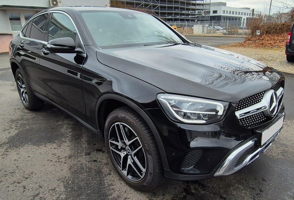 MERCEDES-BENZ GLC 300 d E