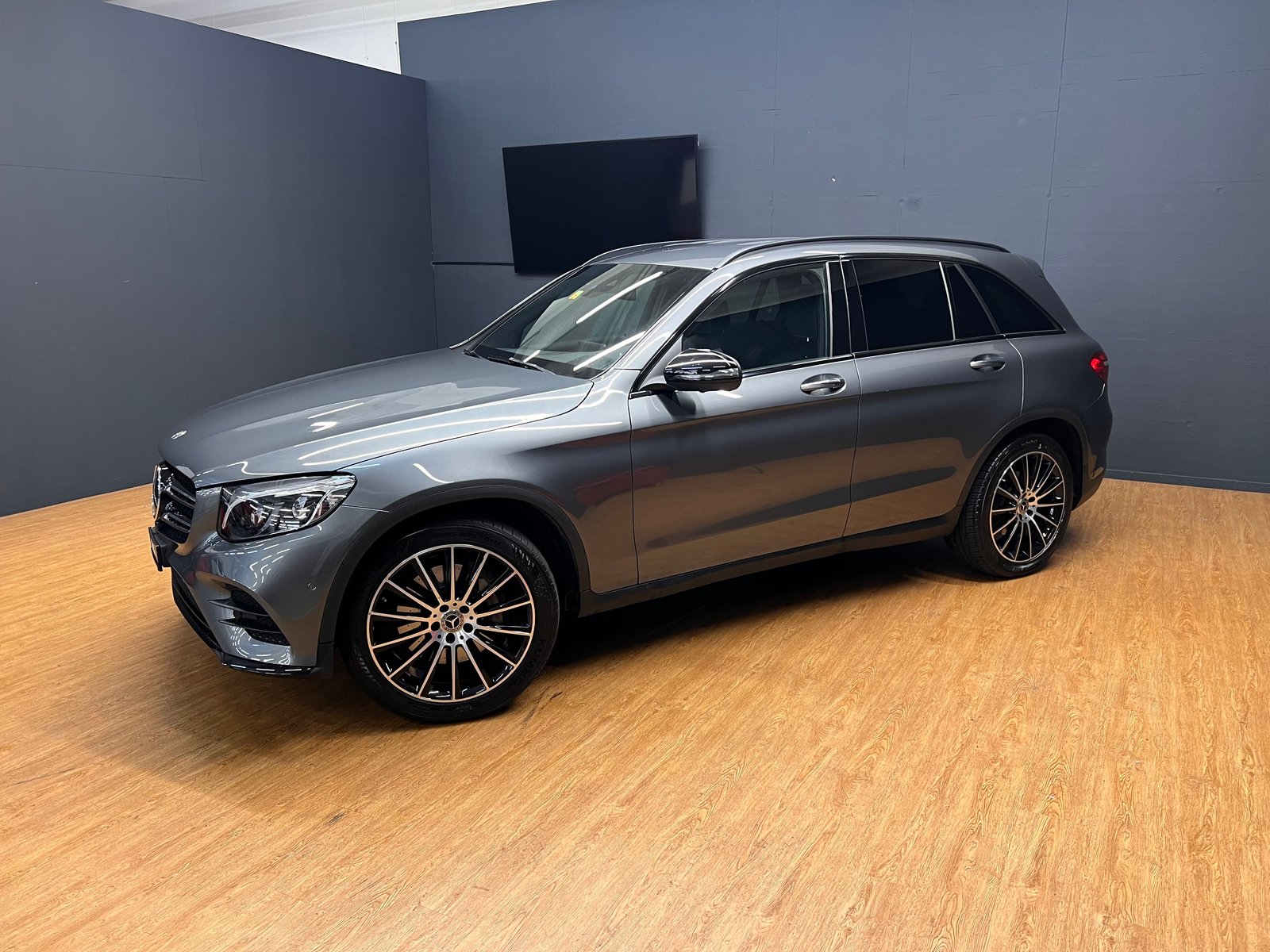 MERCEDES-BENZ GLC 300 4Matic AMG Line 9G-Tronic, Benzin, Occasion / Gebraucht, Automatik - 2