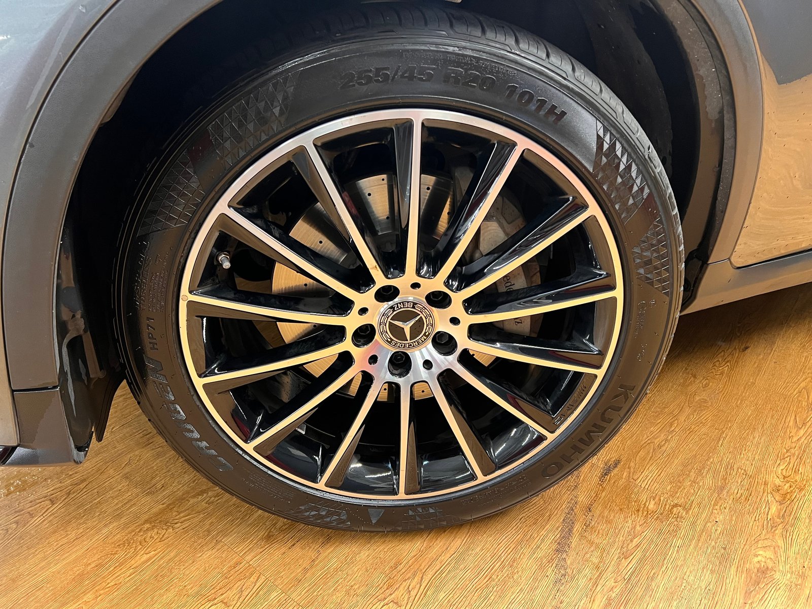 MERCEDES-BENZ GLC 300 4Matic AMG Line 9G-Tronic, Benzin, Occasion / Gebraucht, Automatik - 5
