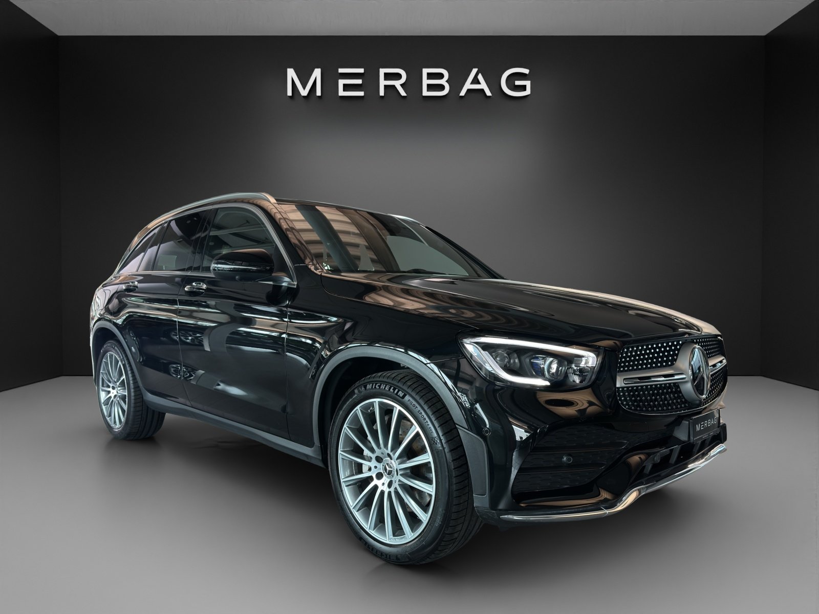 MERCEDES-BENZ GLC 300 AMG Line 4Matic