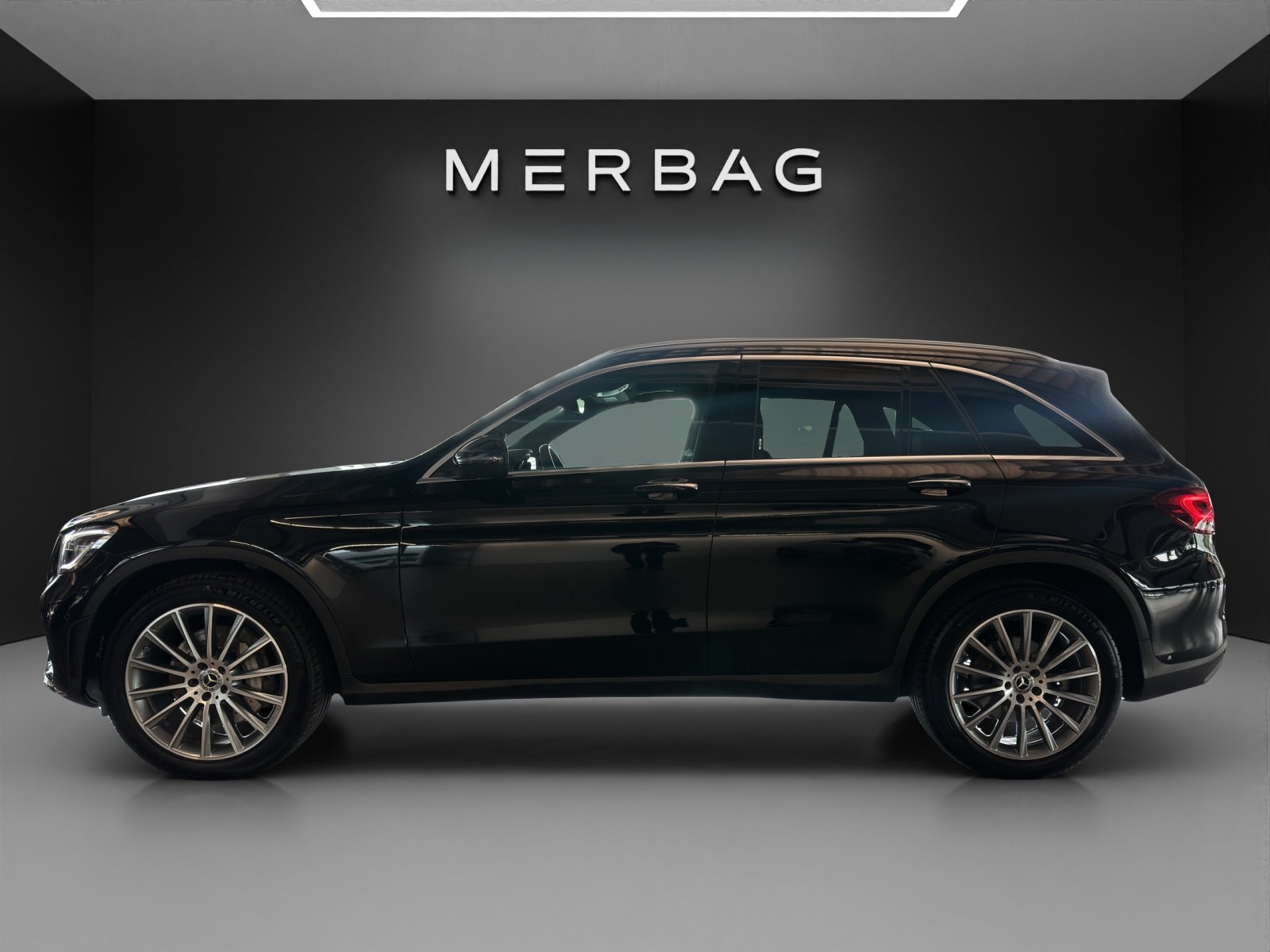 MERCEDES-BENZ GLC 300 AMG Line 4Matic, Mild-Hybrid Petrol/Electric, Second hand / Used, Automatic - 3
