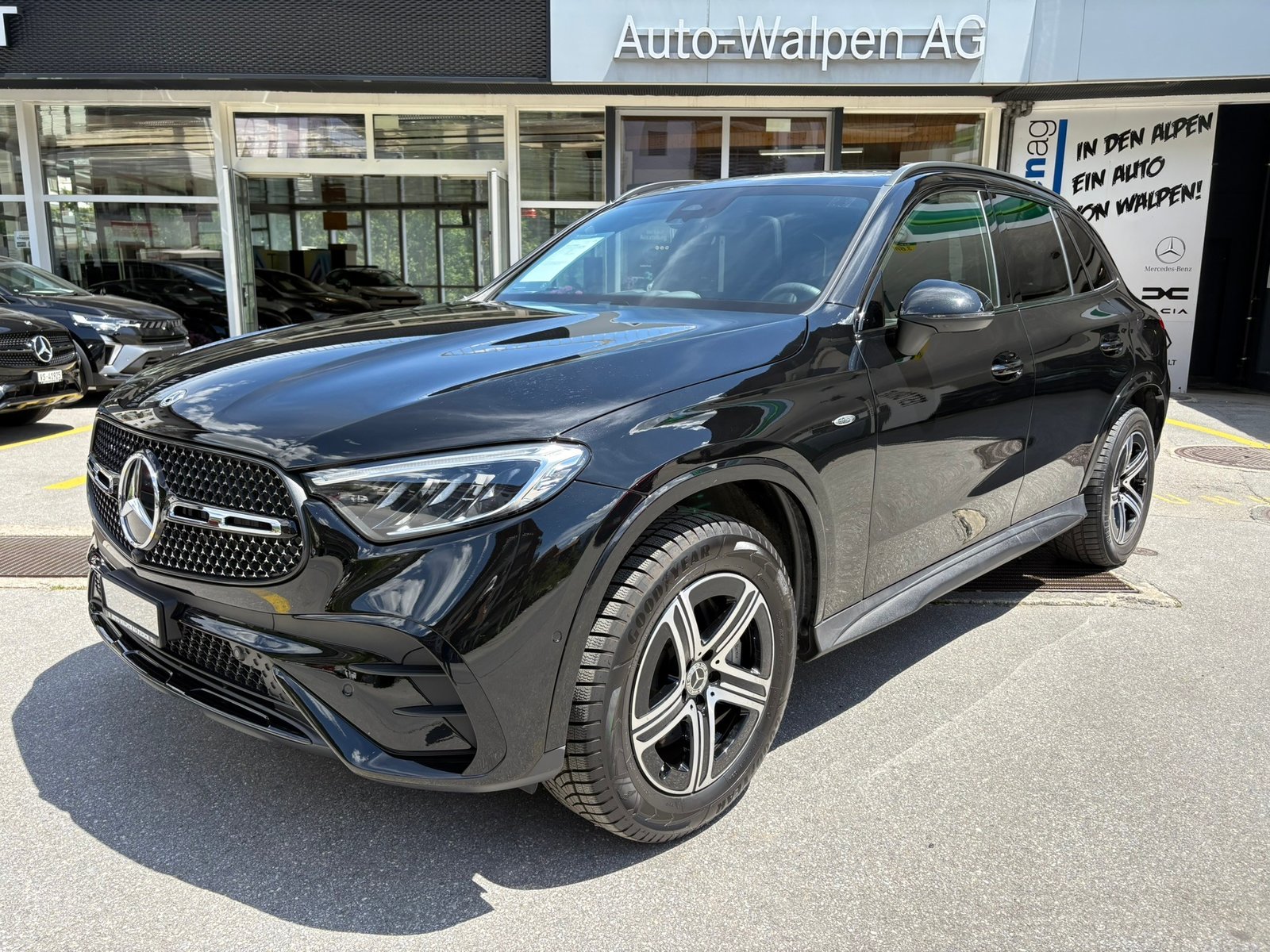 MERCEDES-BENZ GLC 300 e 4M 9G-Tronic