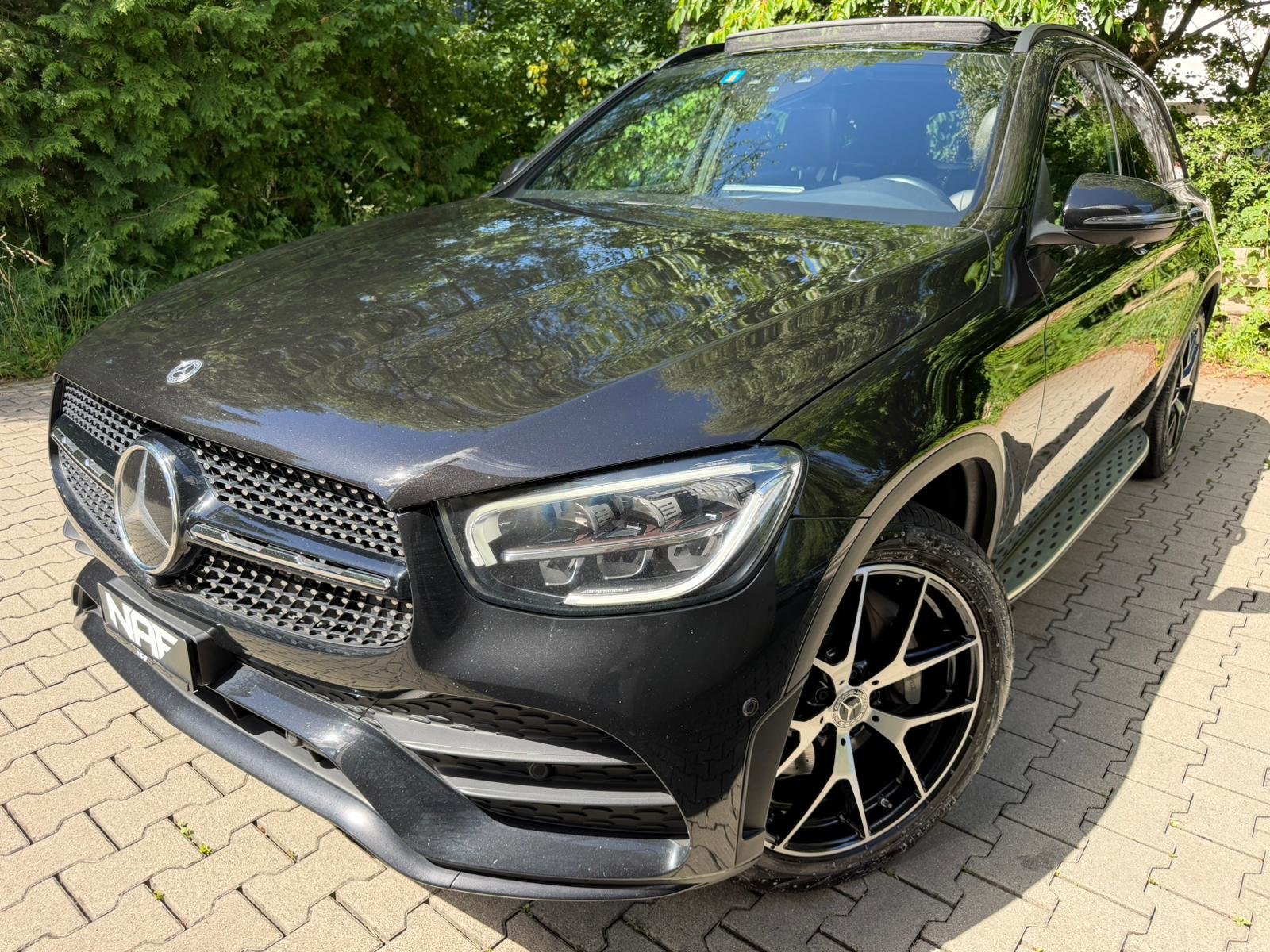 MERCEDES-BENZ GLC 300 d AMG Line 4Matic 9G-Tronic