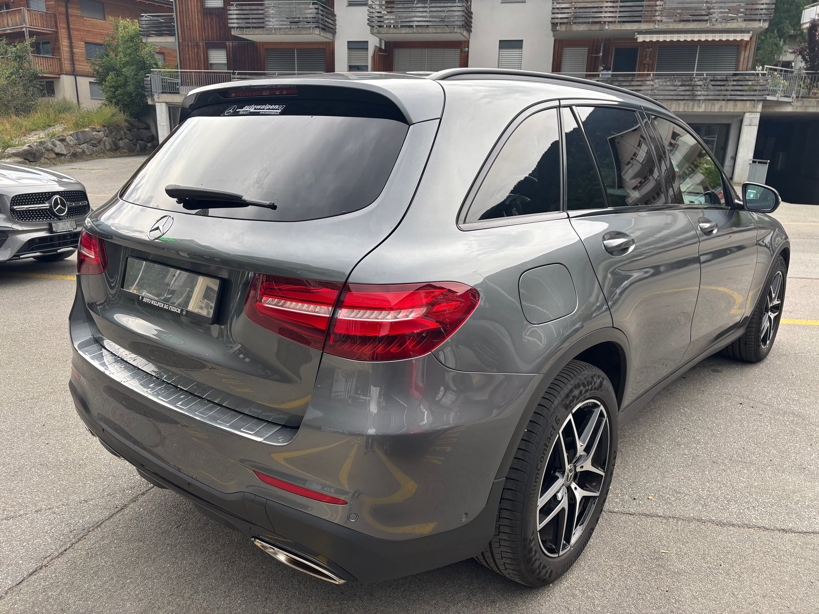 MERCEDES-BENZ GLC 300 Runout Edition 4M, Petrol, Second hand / Used, Automatic - 3