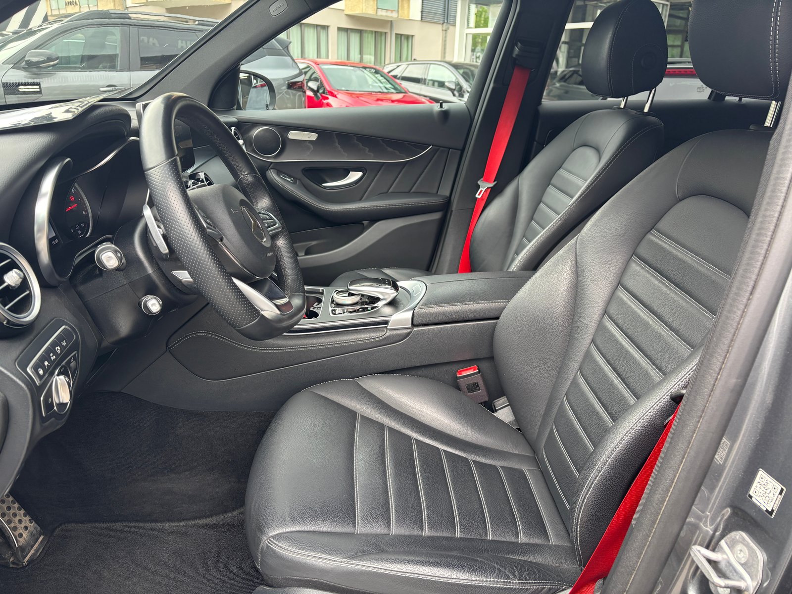 MERCEDES-BENZ GLC 300 Runout Edition 4M, Petrol, Second hand / Used, Automatic - 6