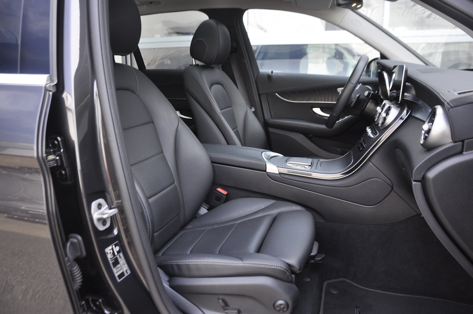 MERCEDES-BENZ GLC 300 e 4Matic 9G-Tronic I Anhängerkupplung, Hybride Rechargeable Essence/Électricité, Occasion / Utilisé, Automatique - 7