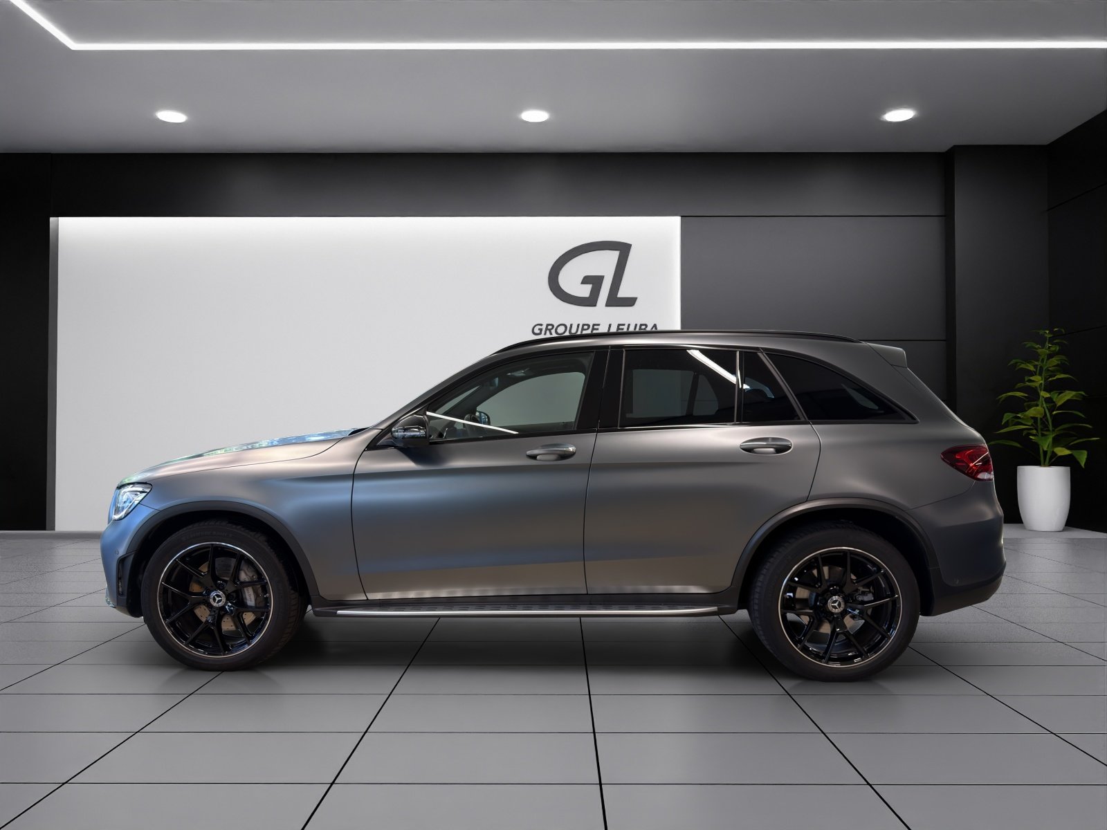 MERCEDES-BENZ GLC 300 AMG Line 4Matic, Mild-Hybrid Petrol/Electric, Second hand / Used, Automatic - 3