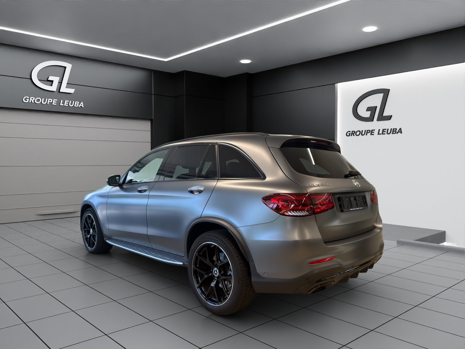 MERCEDES-BENZ GLC 300 AMG Line 4Matic, Mild-Hybrid Petrol/Electric, Second hand / Used, Automatic - 4