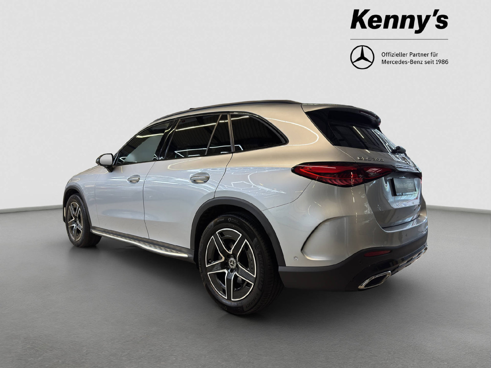 MERCEDES-BENZ GLC 300 AMG Line 4MATIC, Mild-Hybrid Benzin/Elektro, Occasion / Gebraucht, Automatik - 4