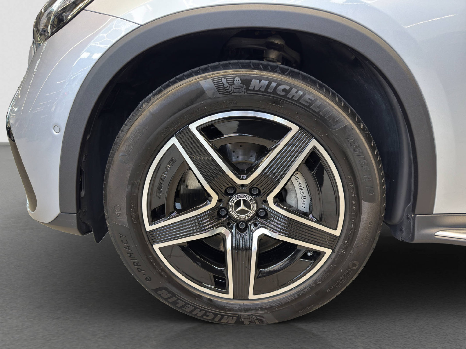 MERCEDES-BENZ GLC 300 AMG Line 4MATIC, Mild-Hybrid Benzin/Elektro, Occasion / Gebraucht, Automatik - 6