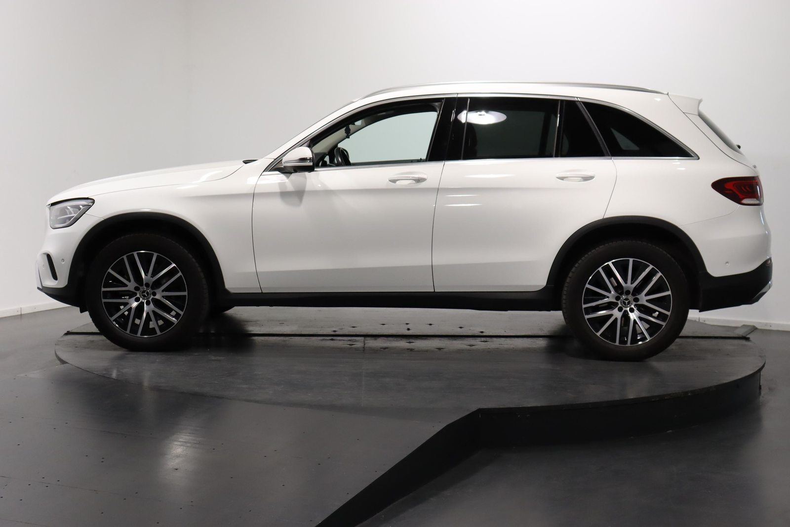MERCEDES-BENZ GLC 300 de 4m, Plug-in-Hybrid Diesel/Electric, Second hand / Used, Automatic - 3