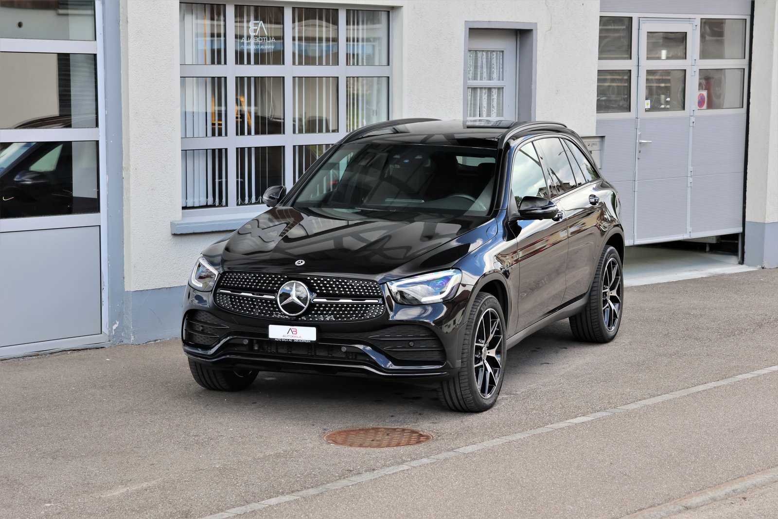 MERCEDES-BENZ GLC 300 e AMG Line 4Matic 9G-Tronic (CH) + 2.0