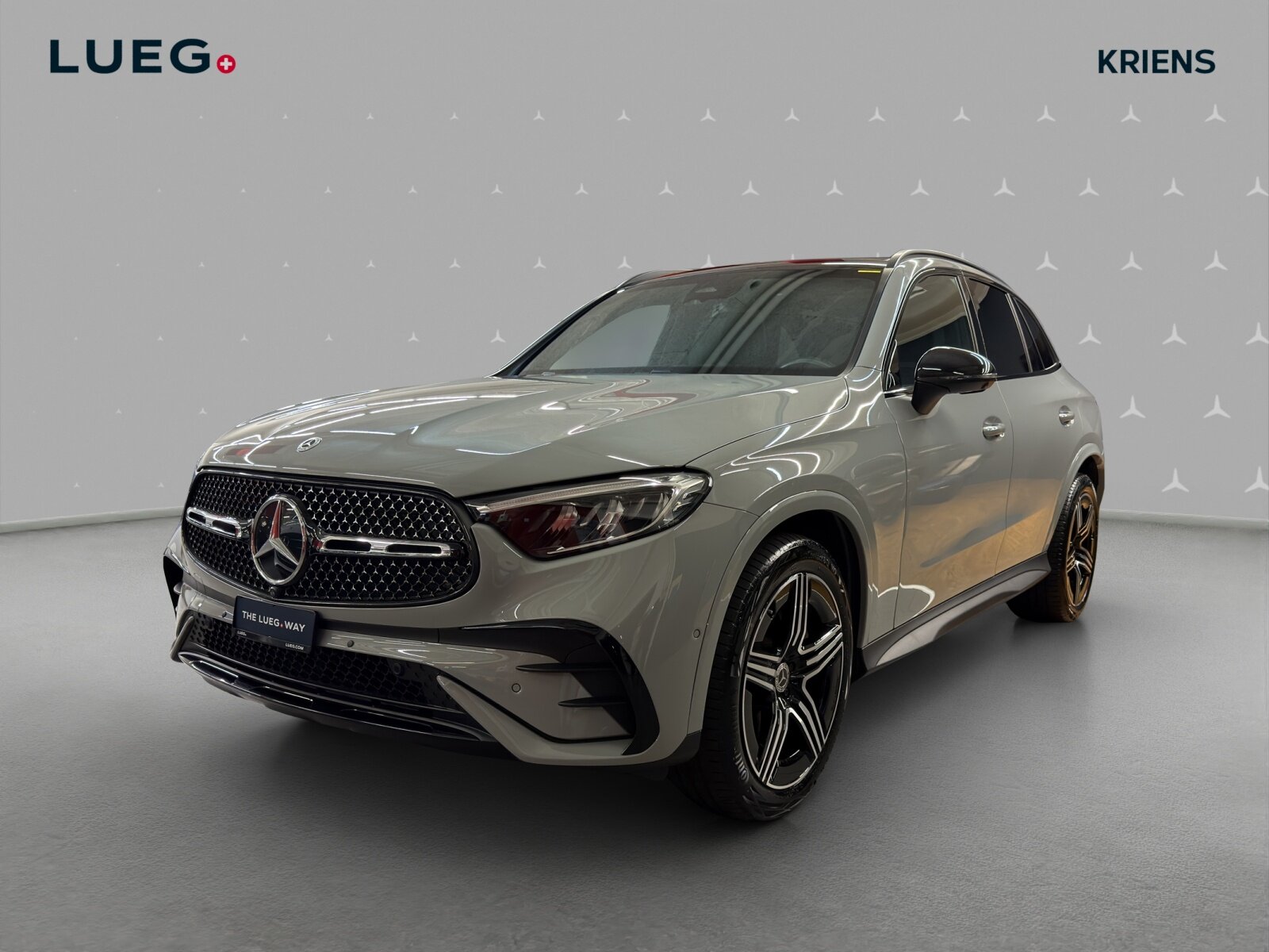 MERCEDES-BENZ GLC 300 4M - AMG / 360 Grad Kamera / Panorama-