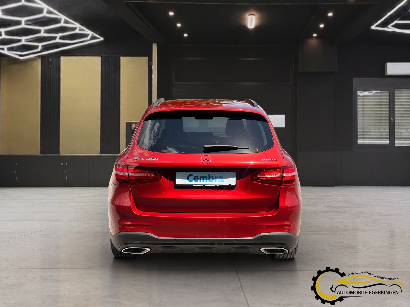 MERCEDES-BENZ GLC 250 Runout Edition 4Matic 9G-Tronic AMG Pa, Benzin, Occasion / Gebraucht, Automatik - 7