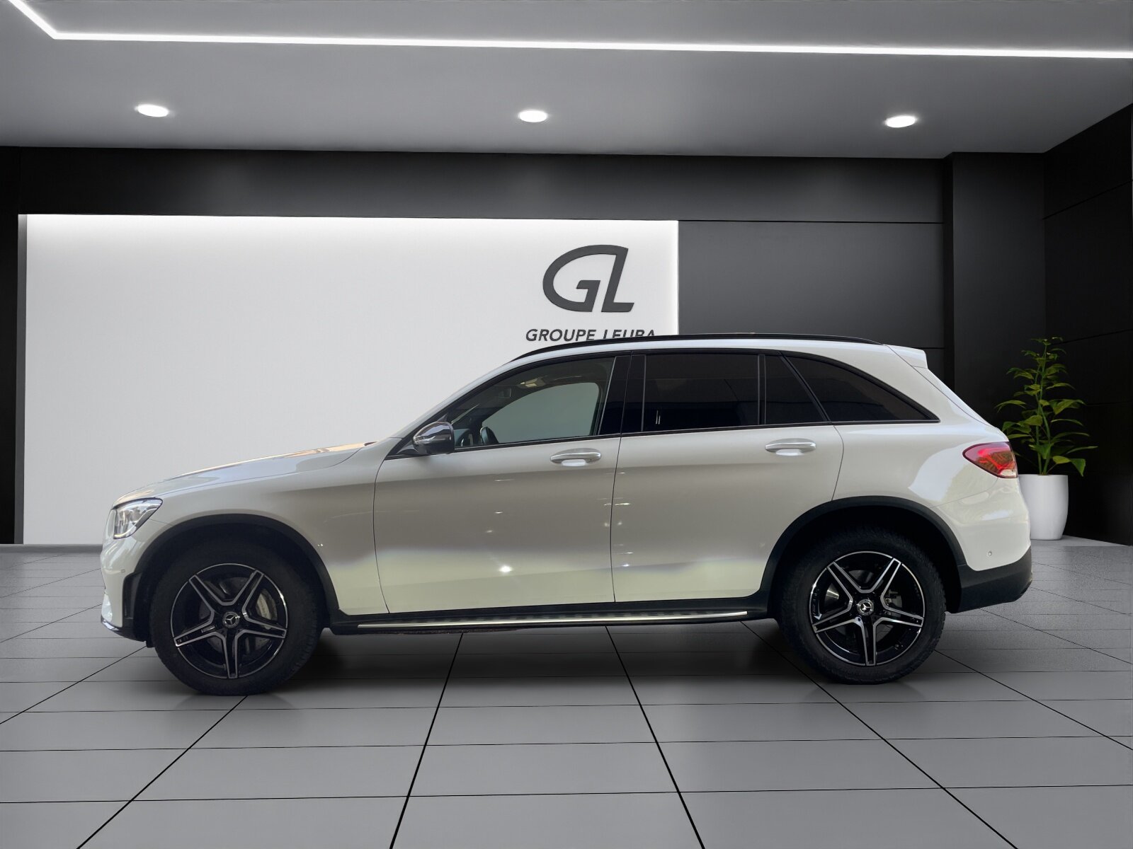 MERCEDES-BENZ GLC 300 e AMG Line Plus 4Matic 9G-Tronic, Plug-in-Hybrid Benzin/Elektro, Occasion / Gebraucht, Automatik - 3