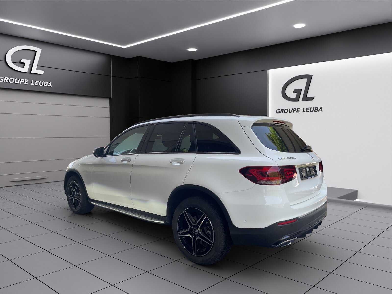 MERCEDES-BENZ GLC 300 e AMG Line Plus 4Matic 9G-Tronic, Plug-in-Hybrid Benzin/Elektro, Occasion / Gebraucht, Automatik - 4