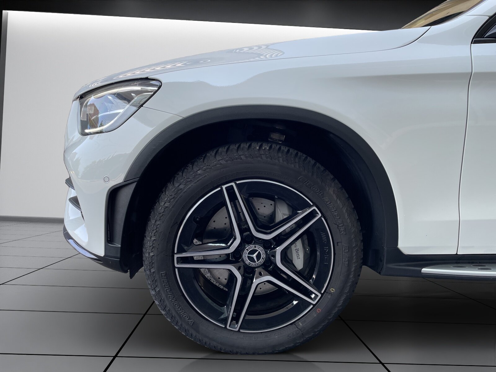 MERCEDES-BENZ GLC 300 e AMG Line Plus 4Matic 9G-Tronic, Plug-in-Hybrid Benzin/Elektro, Occasion / Gebraucht, Automatik - 7
